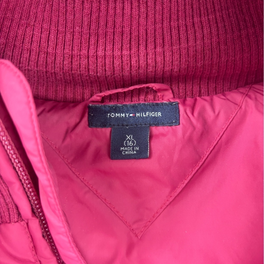 Tommy Hilfiger Burgundy Puffer Vest -16 - Picture 3 of 4